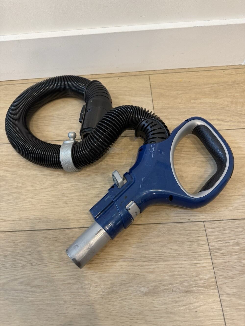 Shark Vacuum HOSE HANDLE ASSEMBLY UV700 UV650 UV725 UV730 Blue Part Genuine